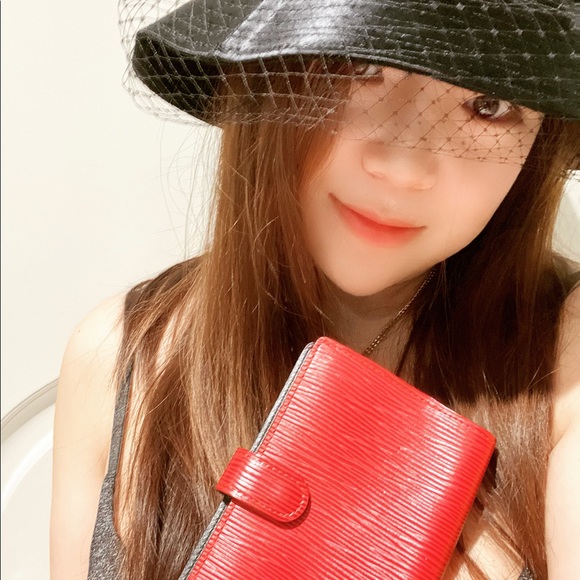 Louis Vuitton Epi agenda case - Picture 2 of 10